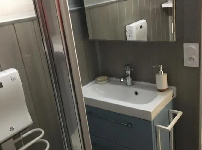 Joli Petit Au Calme, Refait A Neuf, Avec Linge De Maison Fourni Cauterets